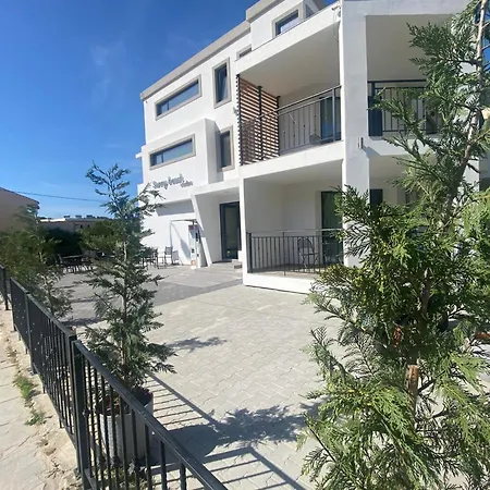 Ξενοδοχείο με διαμερίσματα Opalium Front Ποτός