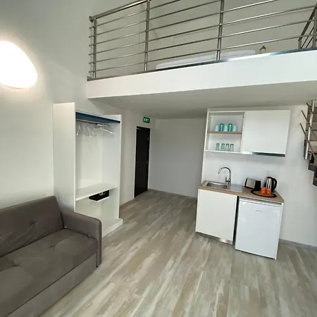 Opalium Front بوتوس