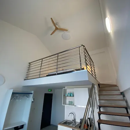 Opalium Front شقة فندقية بوتوس