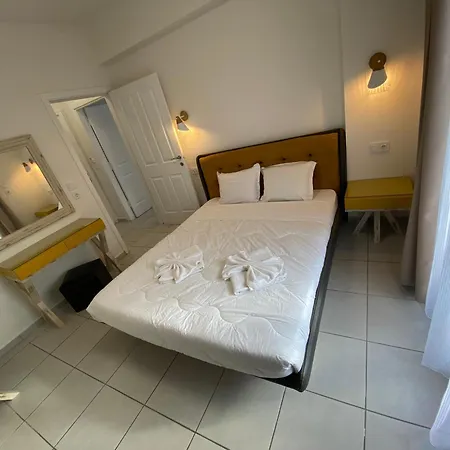 Opalium Front بوتوس