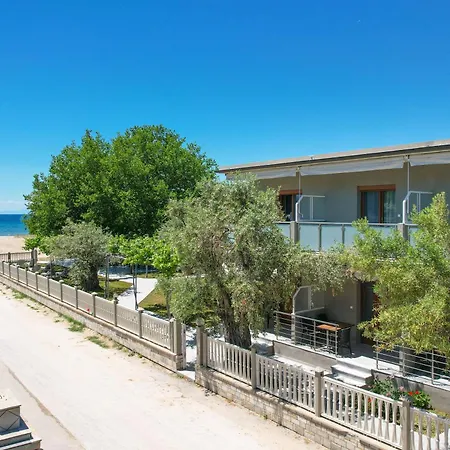 Opalium Front شقة فندقية 3*