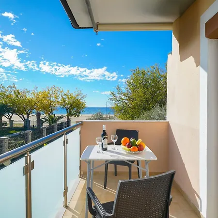 Opalium Front Aparthotel