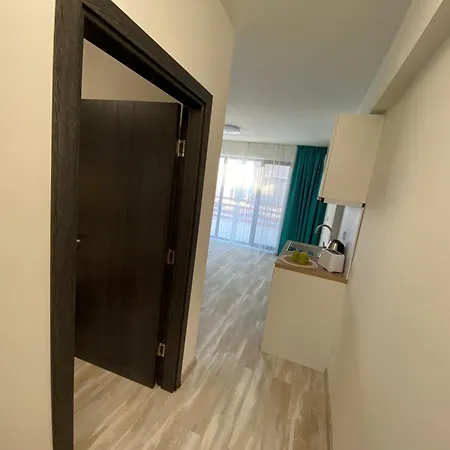 Opalium Front 포토스