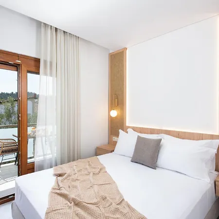 Opalium Front Aparthotel