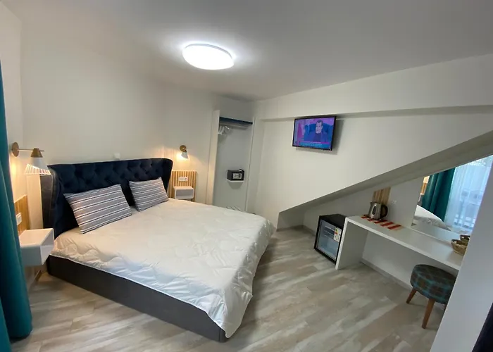 Opalium Front 3* Potos