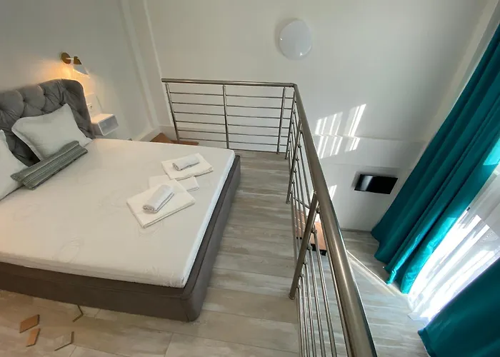 Opalium Front 3* Potos